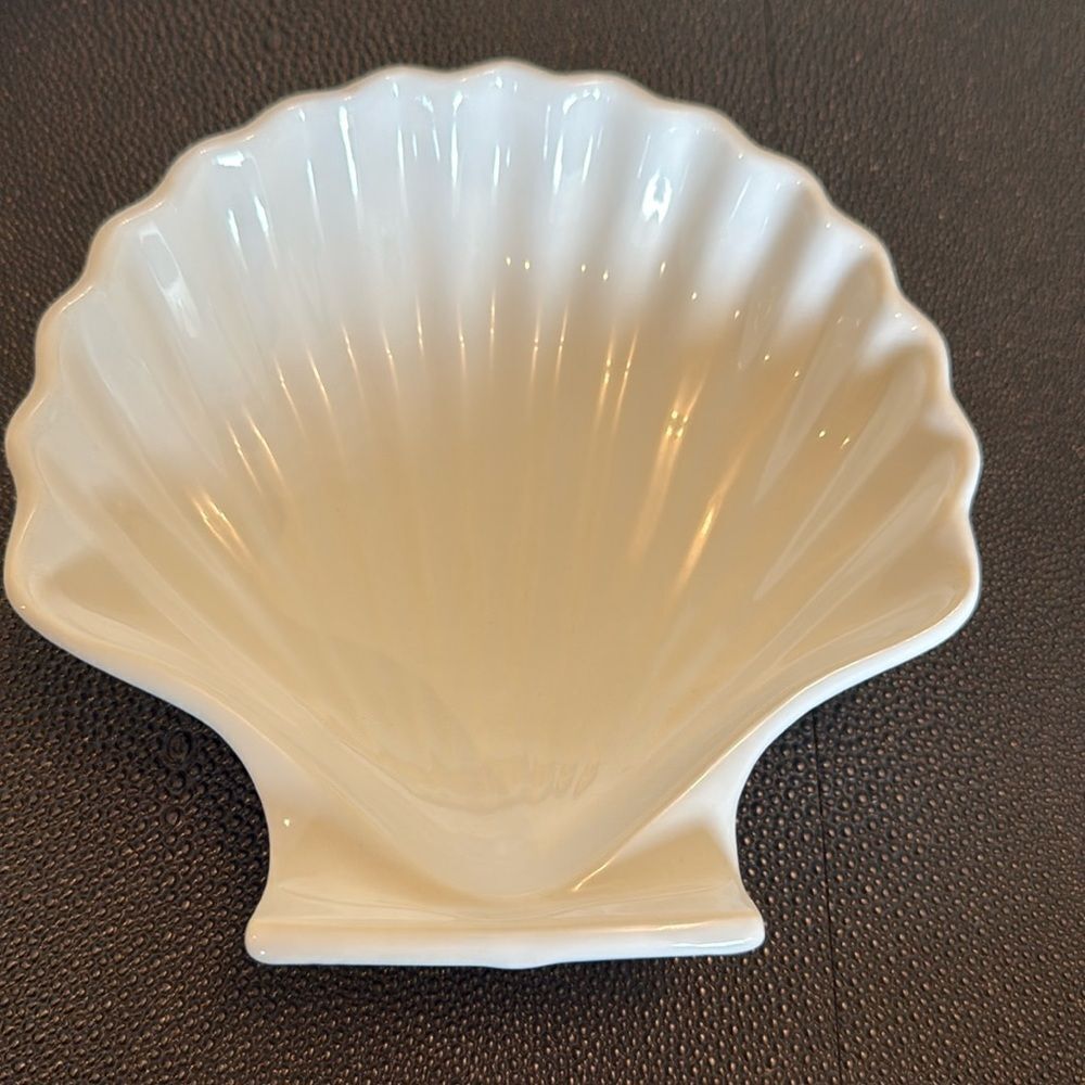 Vintage Cream Shell-Shaped Dish made in Japan